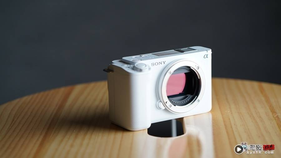 开箱｜Sony ZV-E1，全世界最轻巧的全片幅、可换镜头 Vlog 相机！ 数码科技 图2张